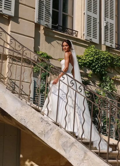 Sweetheart A Line White Wedding Dress Pleated Bridal Dress J9218