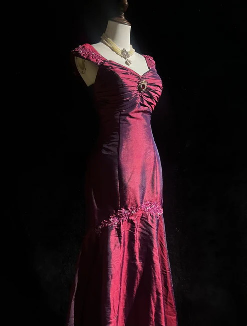 Robe de soirée fourreau noire sexy longue avec fente J8826