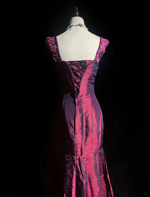 Robe de soirée fourreau noire sexy longue avec fente J8826