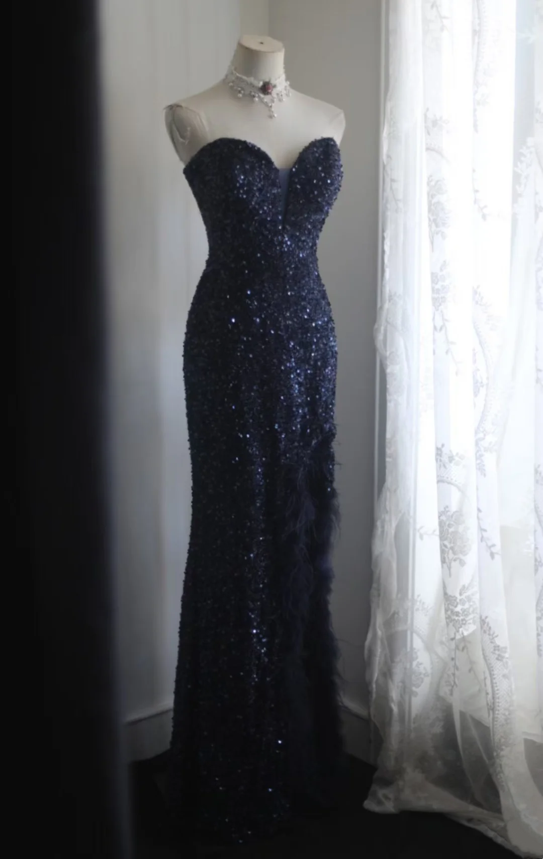 Robe de soirée fourreau noire sexy longue avec fente J8826