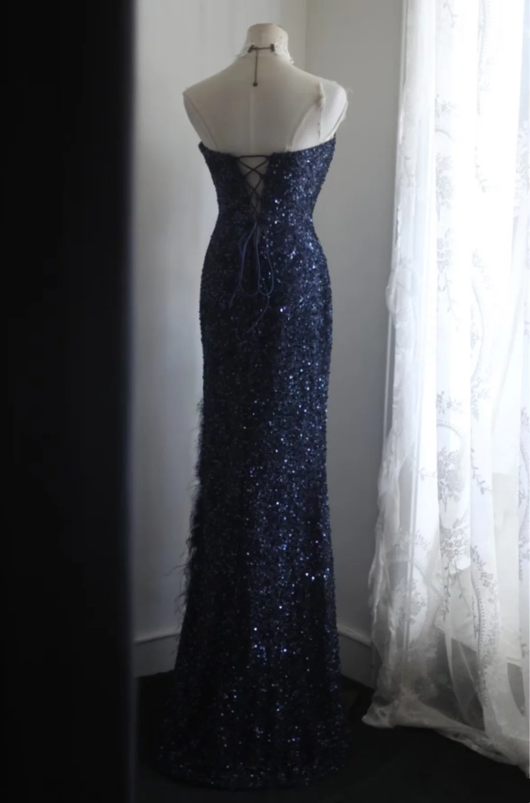 Robe de soirée fourreau noire sexy longue avec fente J8826