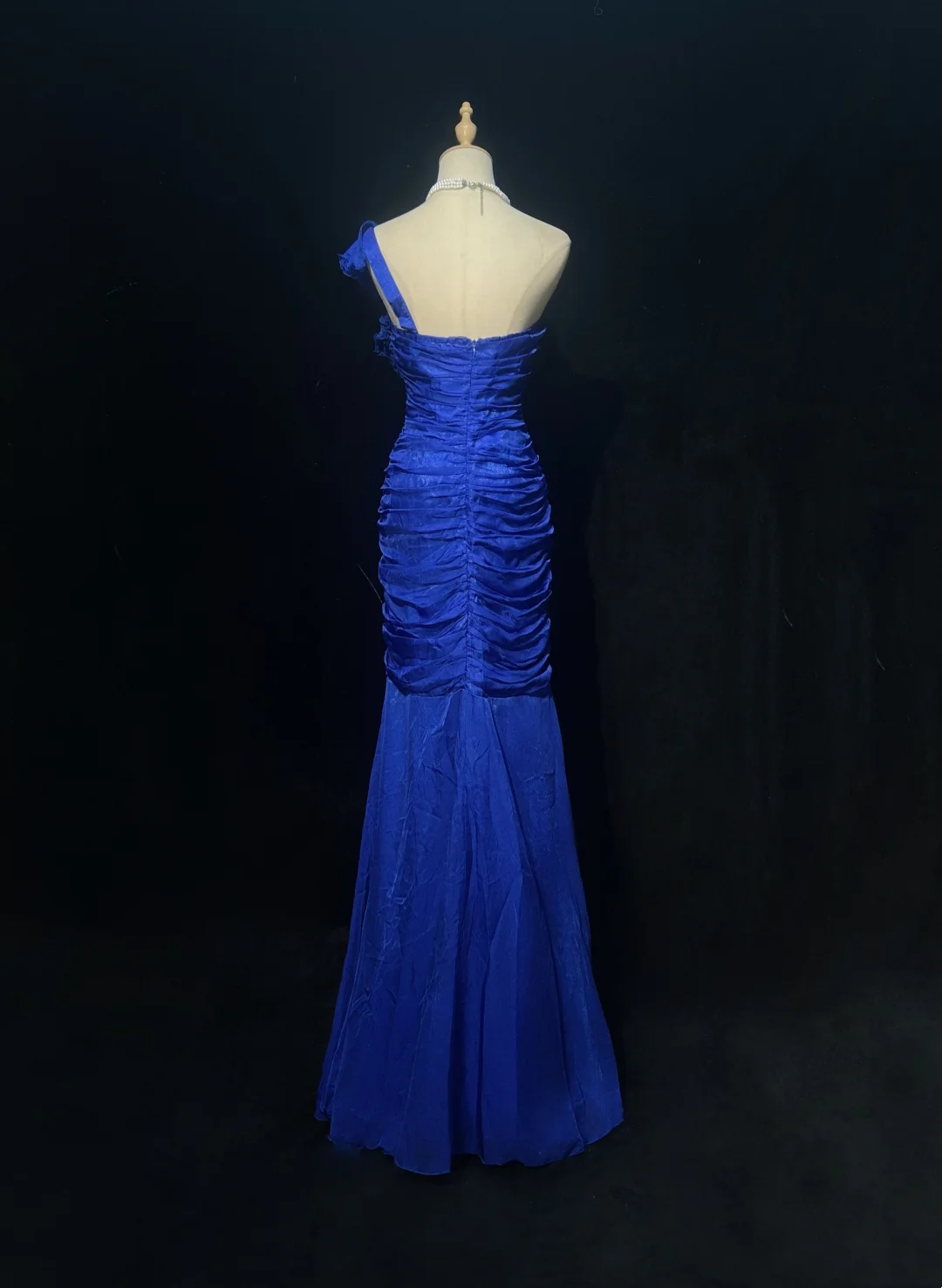 Robe de soirée fourreau noire sexy longue avec fente J8826