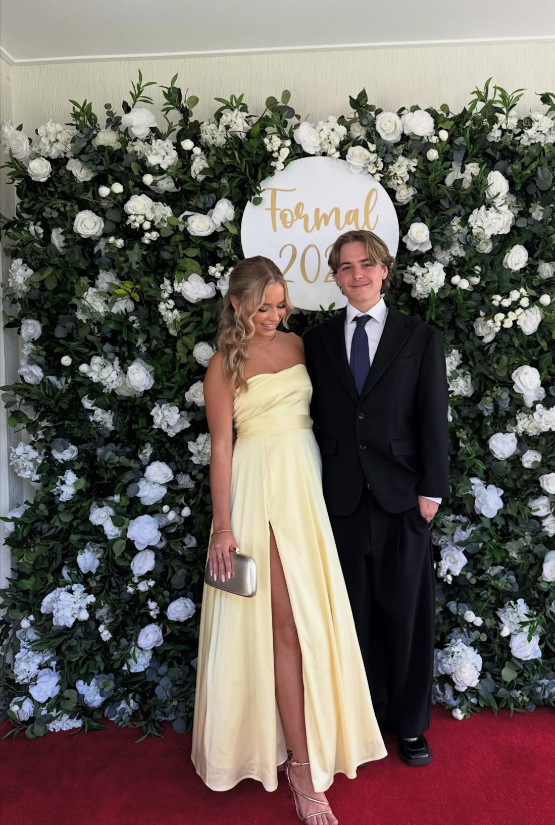 Rosa Etuikleid, lang, mit Seitenschlitz, Satin, formelles Kleid J8820