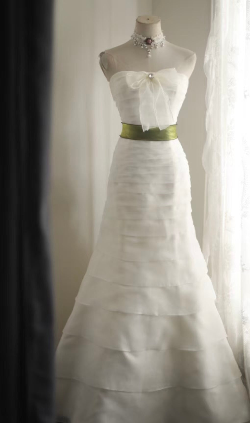 Strapless White Layered Wedding Dress Elegant Bridal Gown J9359