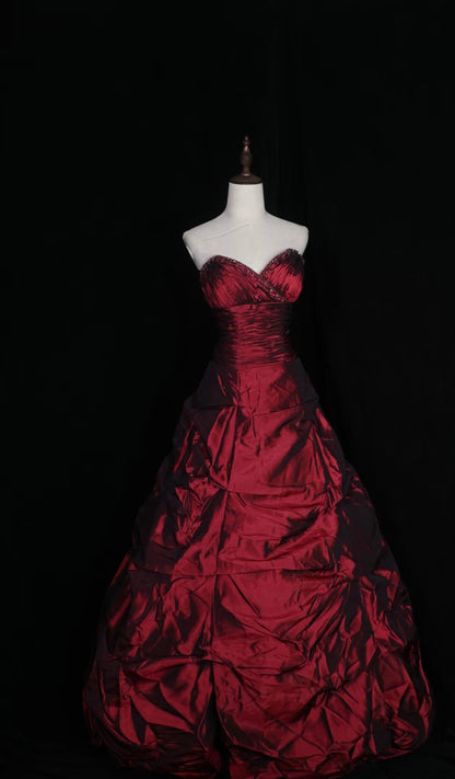 Robe de bal bordeaux à décolleté cœur, robe de soirée en satin, robe de cérémonie J9364