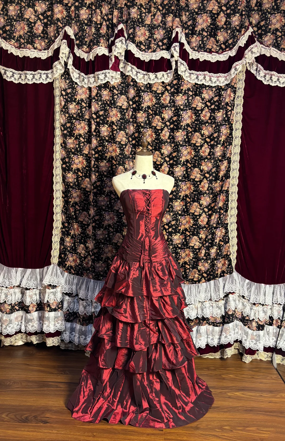 Robe de bal bordeaux bustier à volants, robe de soirée, robe de cérémonie J9394