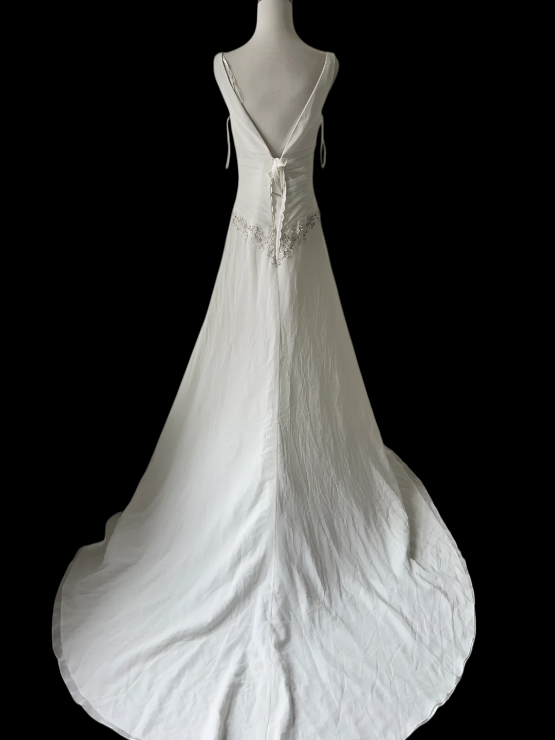 Retro Ivory Beading Wedding Dress V Back Wedding Gown For Bridal J9576