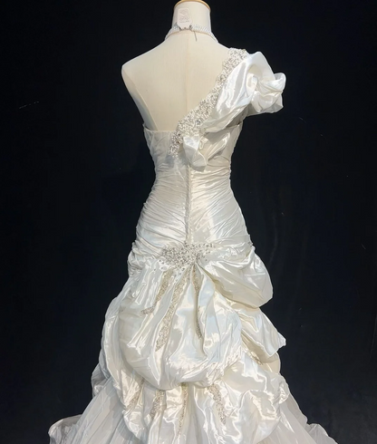 One Shoulder Ivory Sheath Wedding Dress Elegant Bridal Gown With Beads J9605