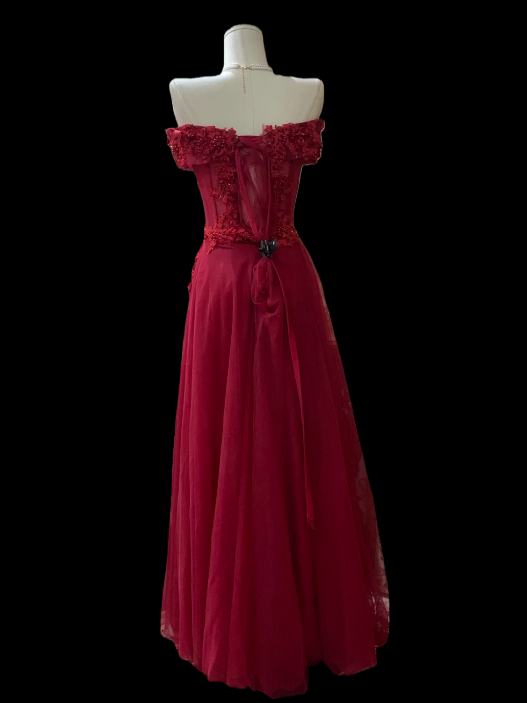 Off The Shoulder Red Prom Dress With Appliques A Line Tulle Evening Dress J9614