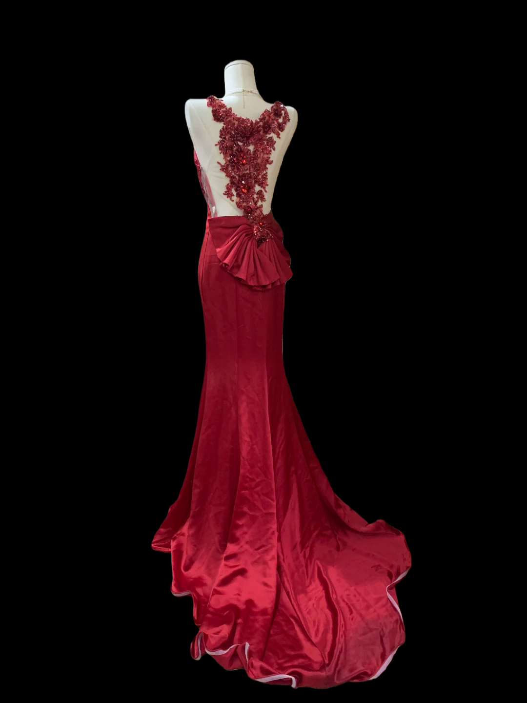 V Neck Red Sheath Prom Dress Satin Formal Evening Dress With Appliques J9616