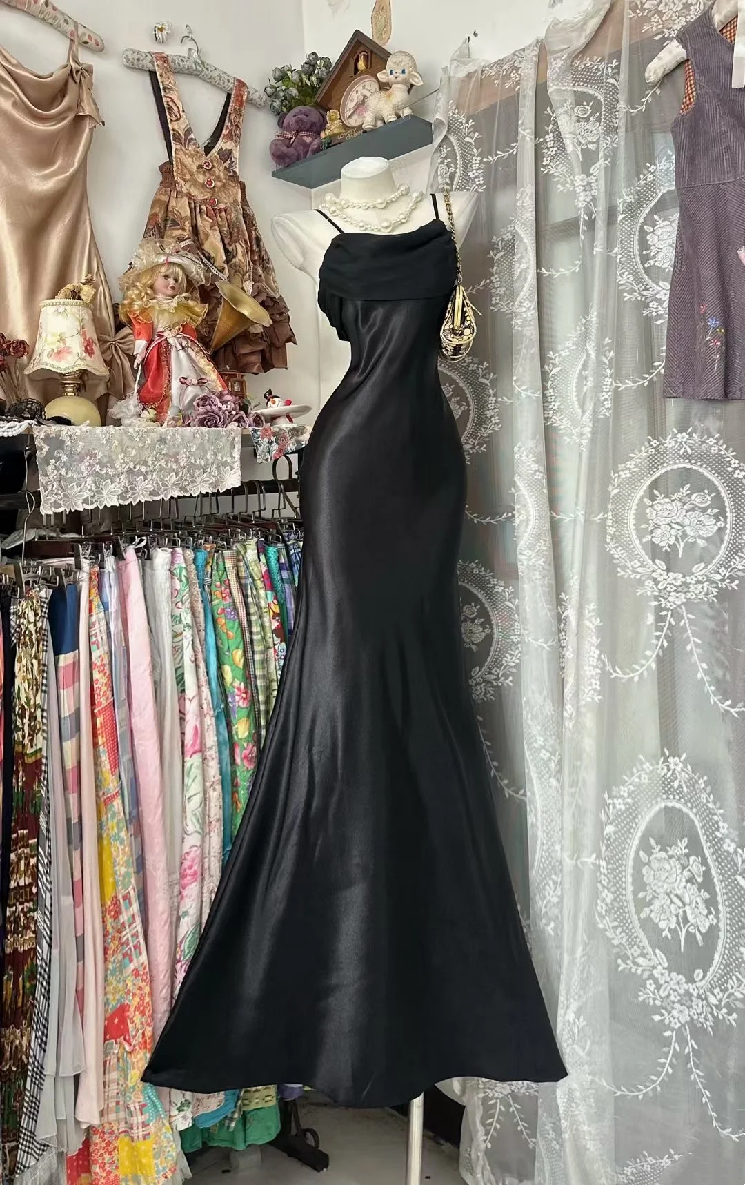 Spaghetti Straps Black Retro Prom Dress Mermaid Satin Evening Dress J9628