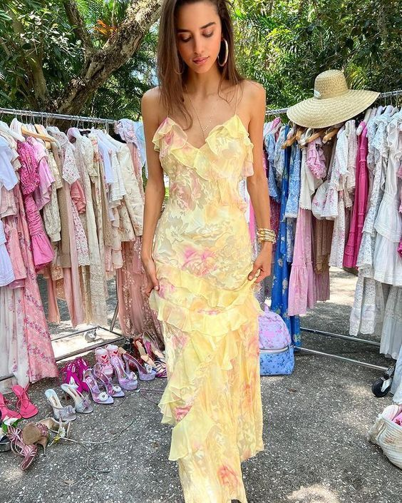 Robe de bal longue fourreau jaune à bretelles spaghetti et dentelle à volants 2462