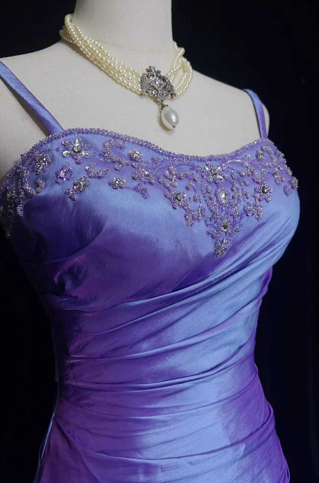 Robe de bal bustier violette en satin avec appliques, robe de soirée formelle J9413