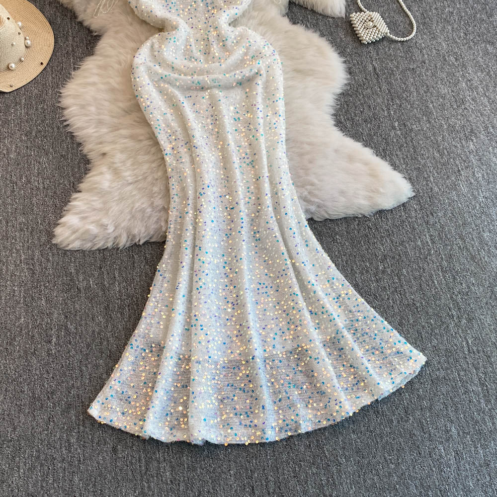 Robe mi-longue à paillettes et col licou pour femme L49