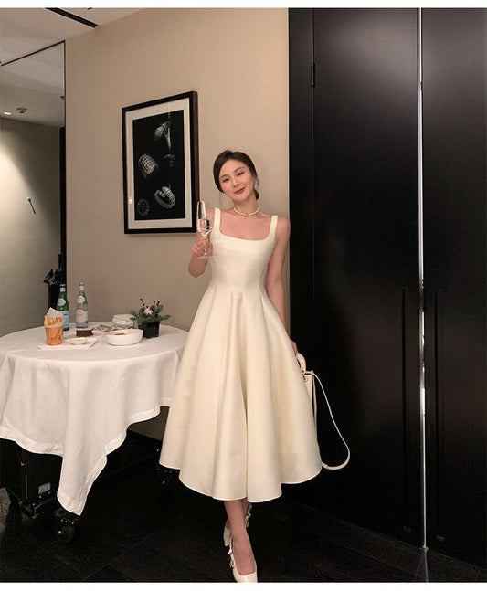 Robe de bal trapèze en satin simple de style français 1987