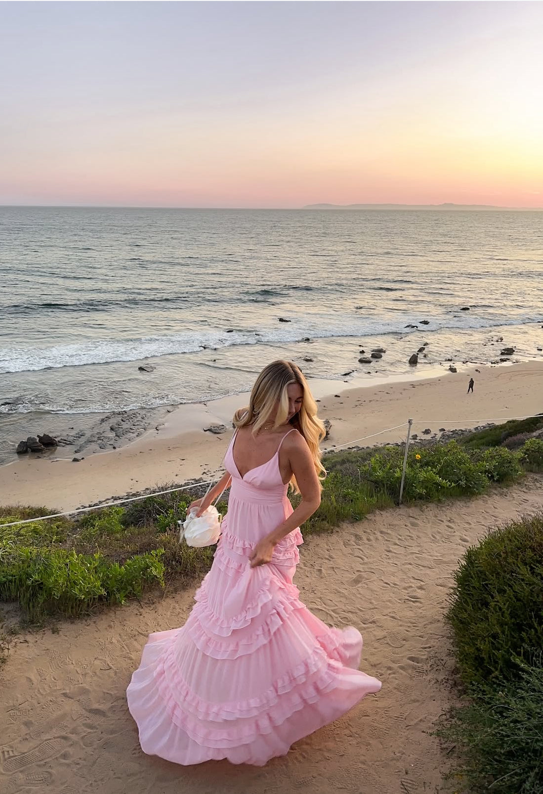 Spaghetti Straps Pink Ruffle Prom Dress V Neck Wedding Guest Dress J7013