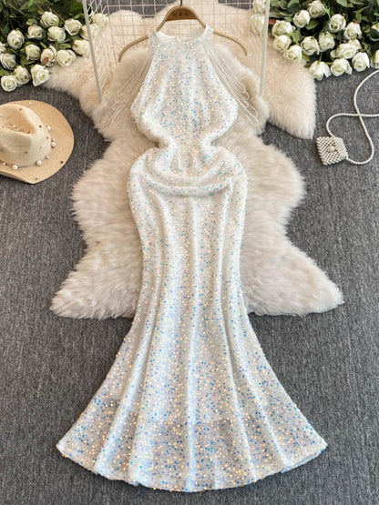 Robe mi-longue à paillettes et col licou pour femme L49