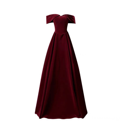 Robe de soirée longue en velours bordeaux, épaules dénudées, coupe trapèze, J4302