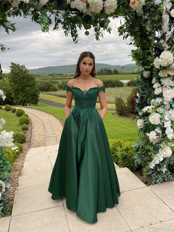 Off The Shoulder Emerald Green Prom Dress A Line Satin Formal Party Dr – JulyProm