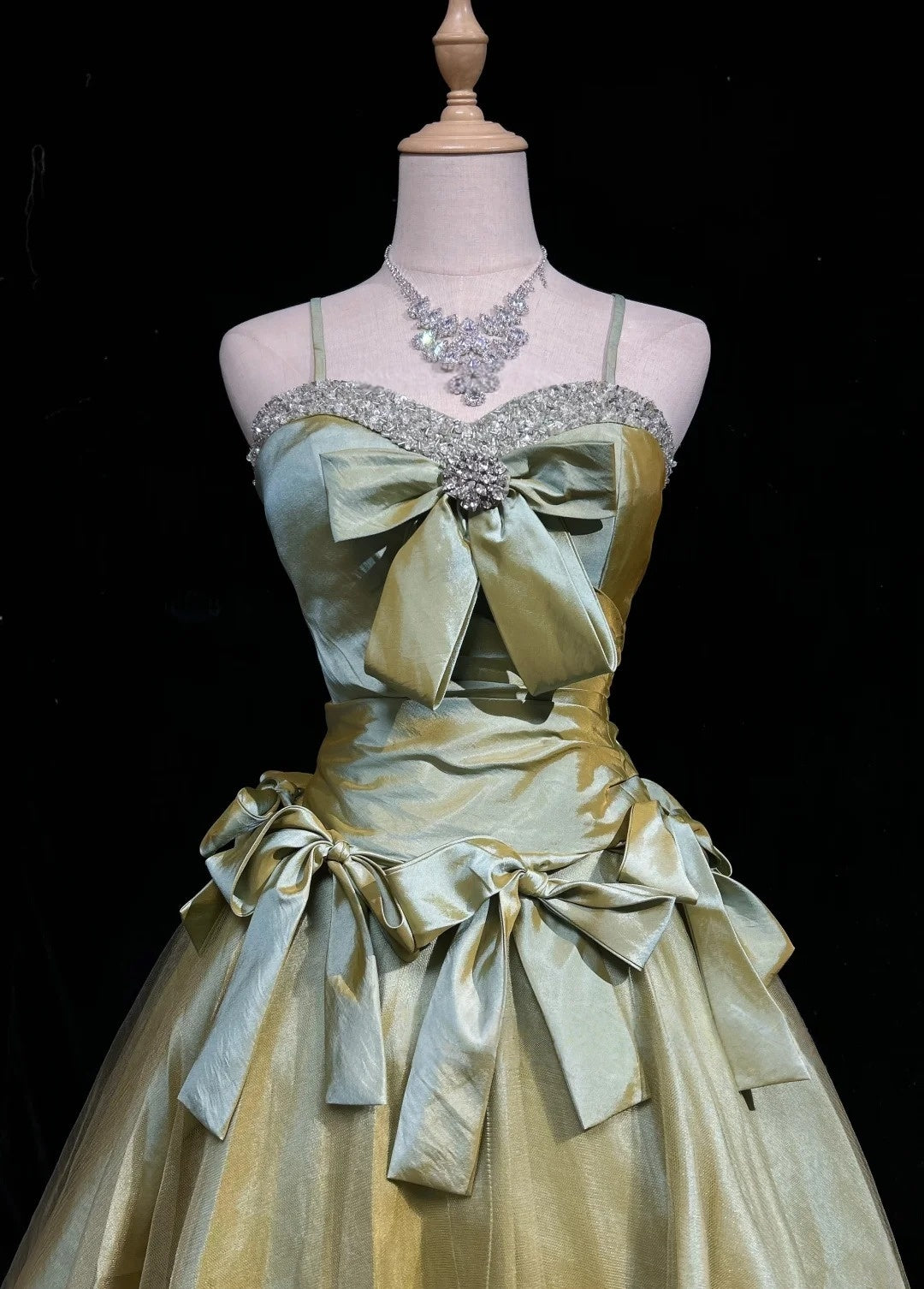 Robe de bal bustier violette en satin avec appliques, robe de soirée formelle J9413