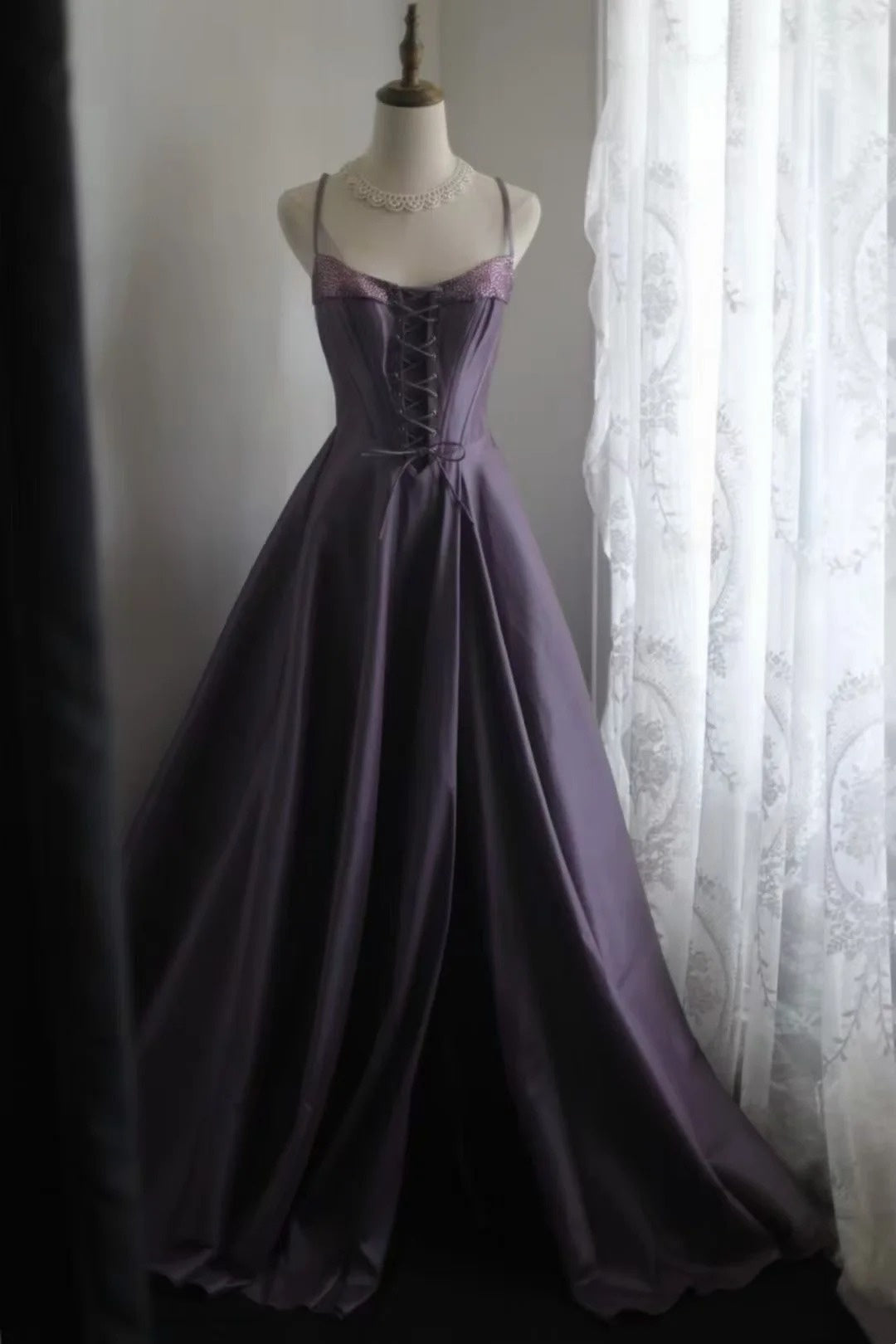 Trägerloses silbernes Vintage-Abendkleid, A-Linie, Geburtstagskleid J9370