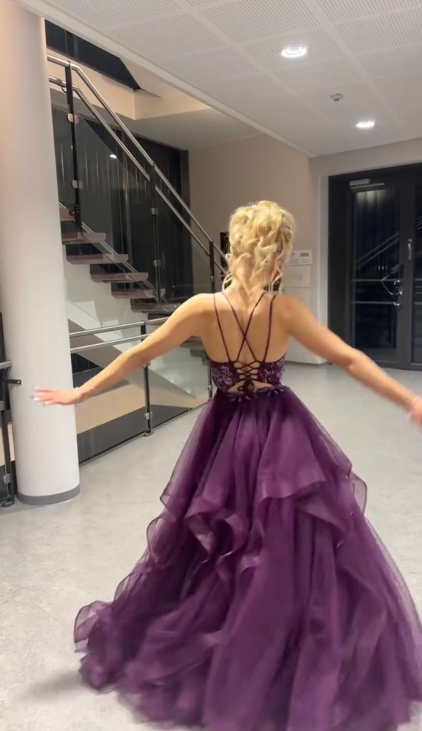 Trägerloses silbernes Vintage-Abendkleid, A-Linie, Geburtstagskleid J9370