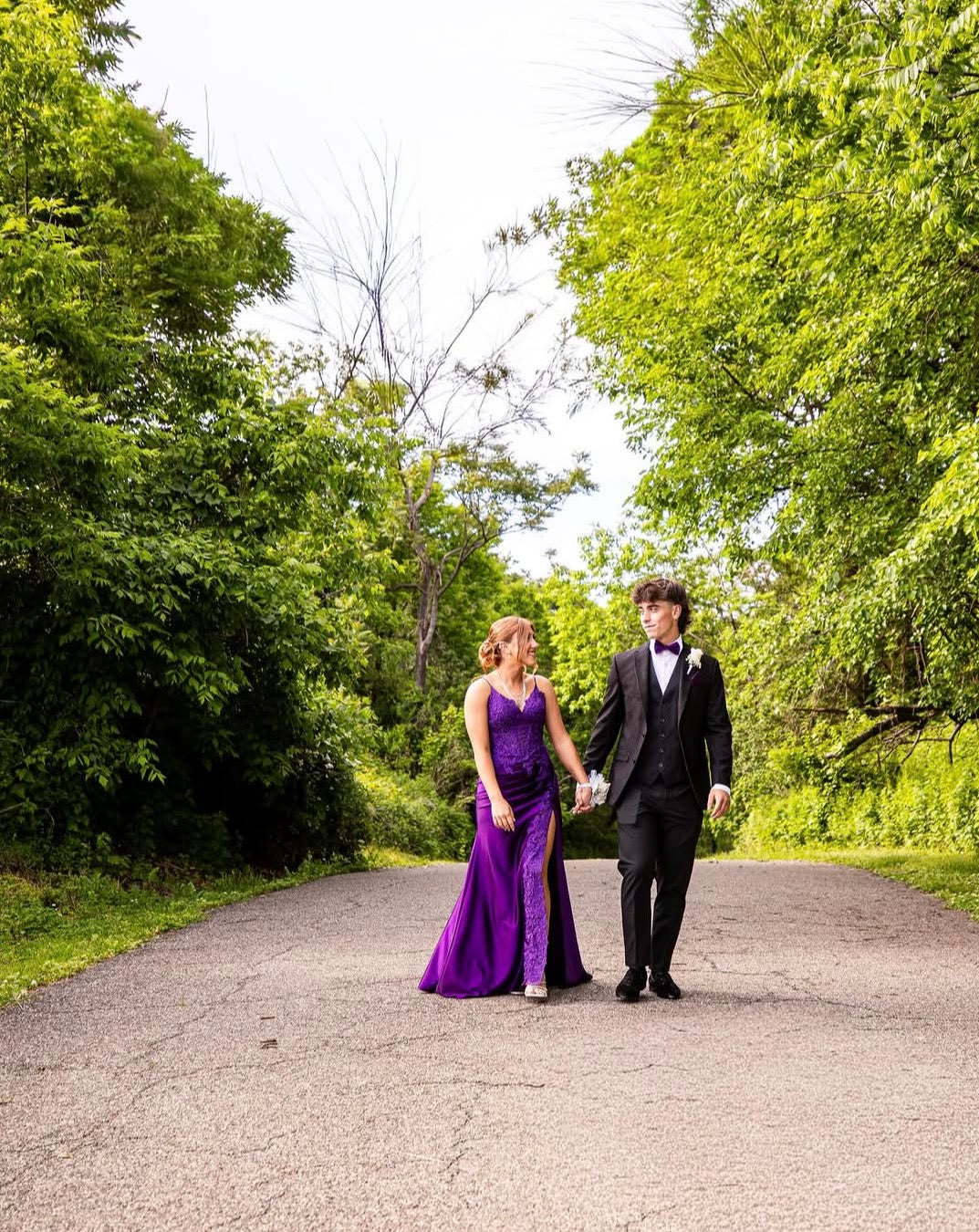 Robe de bal bustier violette en satin avec appliques, robe de soirée formelle J9413