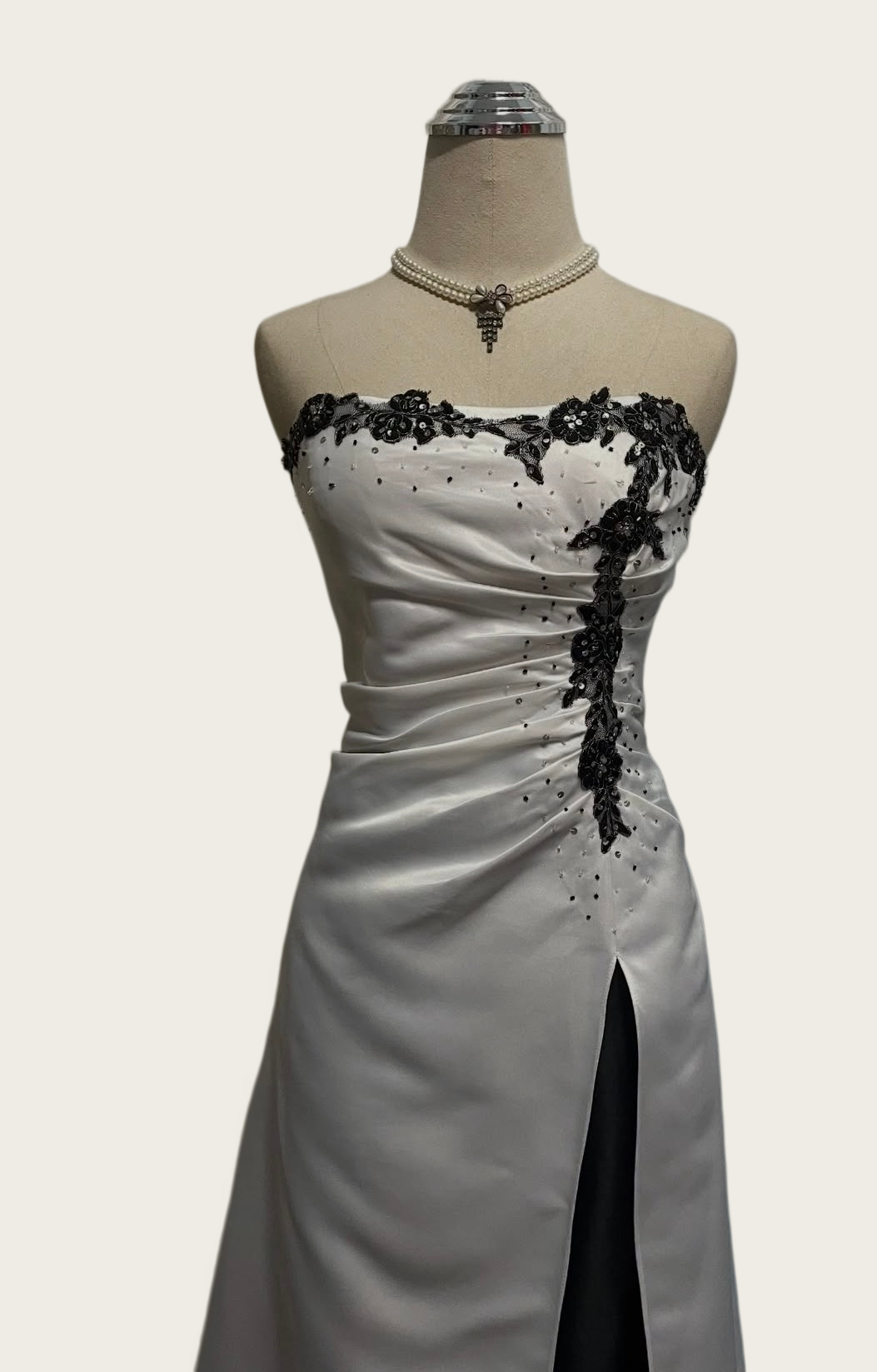 Strapless A Line White Retro Prom Dress With Appliques  J10420