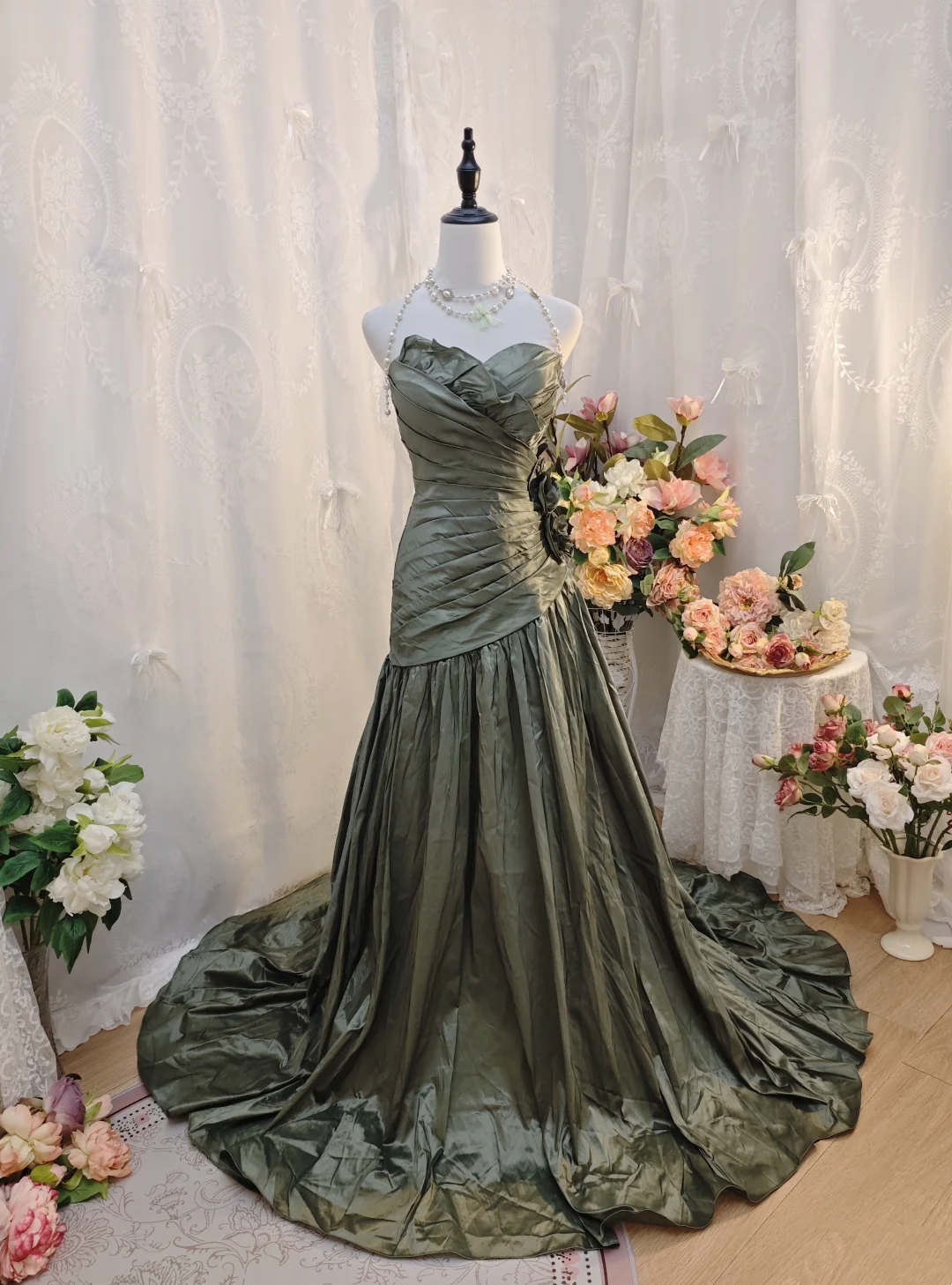 Strapless Green Satin Pleated Prom Dress Sheath Retro Formal Dress  J10112
