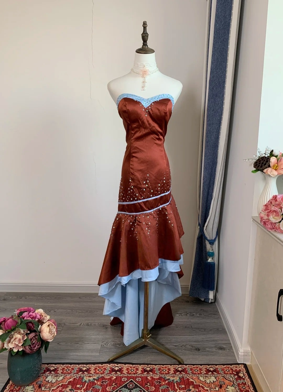 Trägerloses silbernes Vintage-Abendkleid, A-Linie, Geburtstagskleid J9370