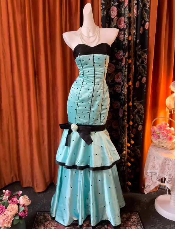 Trägerloses silbernes Vintage-Abendkleid, A-Linie, Geburtstagskleid J9370