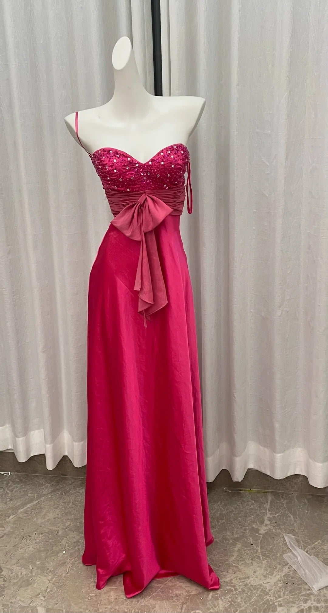 Robe de bal bustier violette en satin avec appliques, robe de soirée formelle J9413