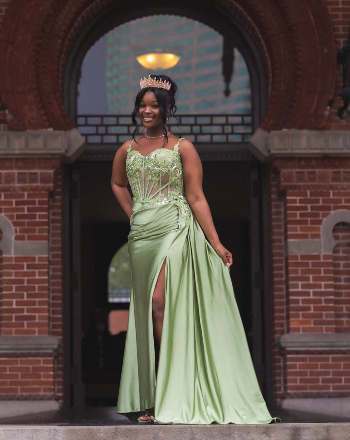 V Neck Green Satin Mermaid Prom Dress With Appliques  J12191