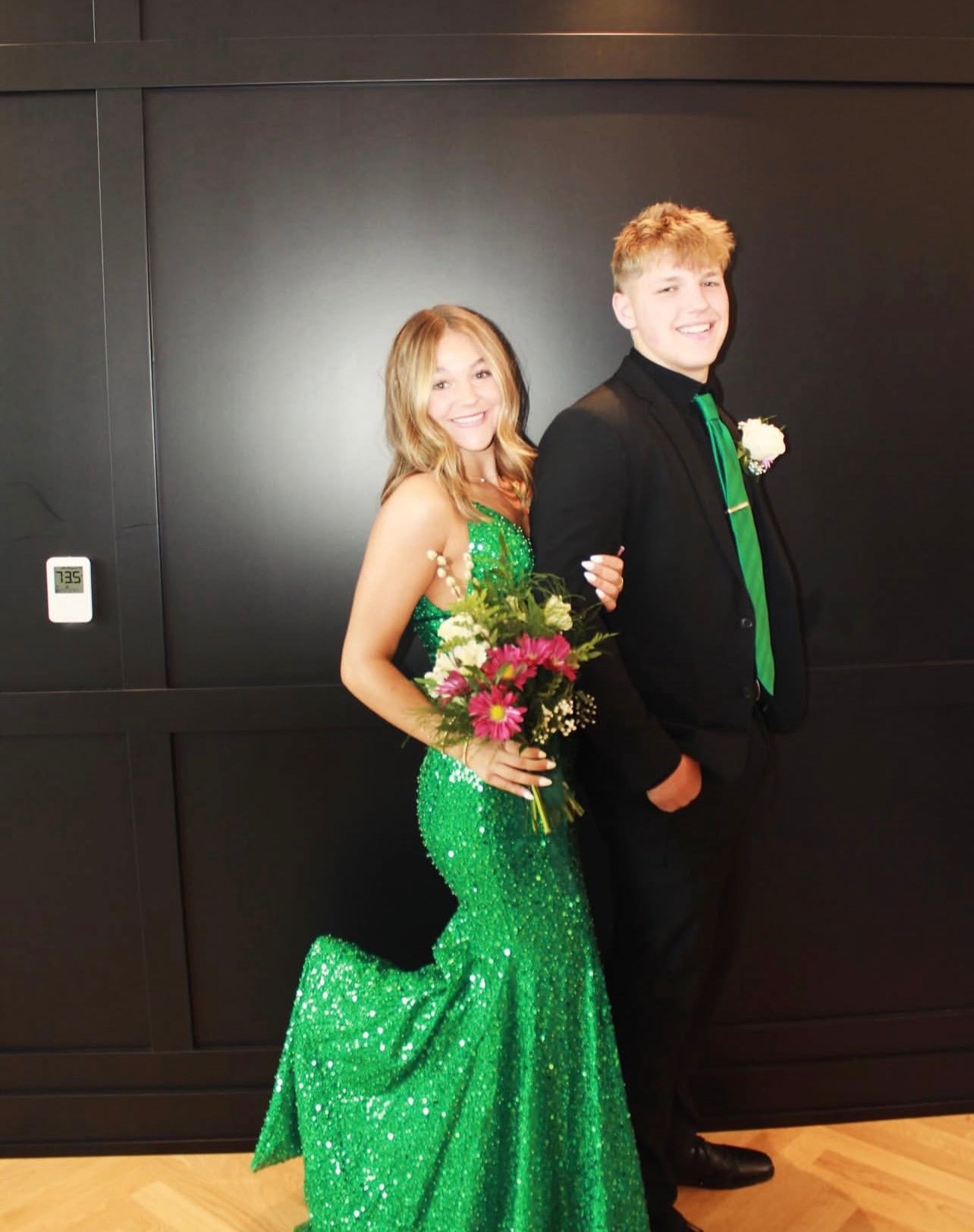 V Neck Green Sequin Mermaid Prom Dress Sparkle Evening Gown  J10442