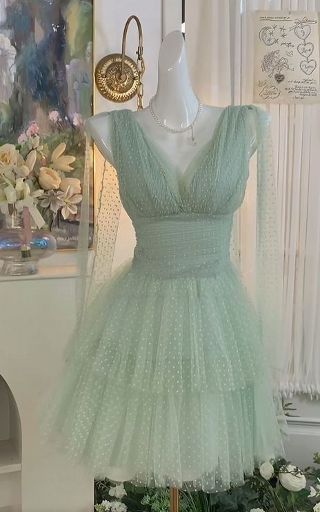 V Neck Mint Green Tulle Homecoming Dress Short Party Dress  J10997