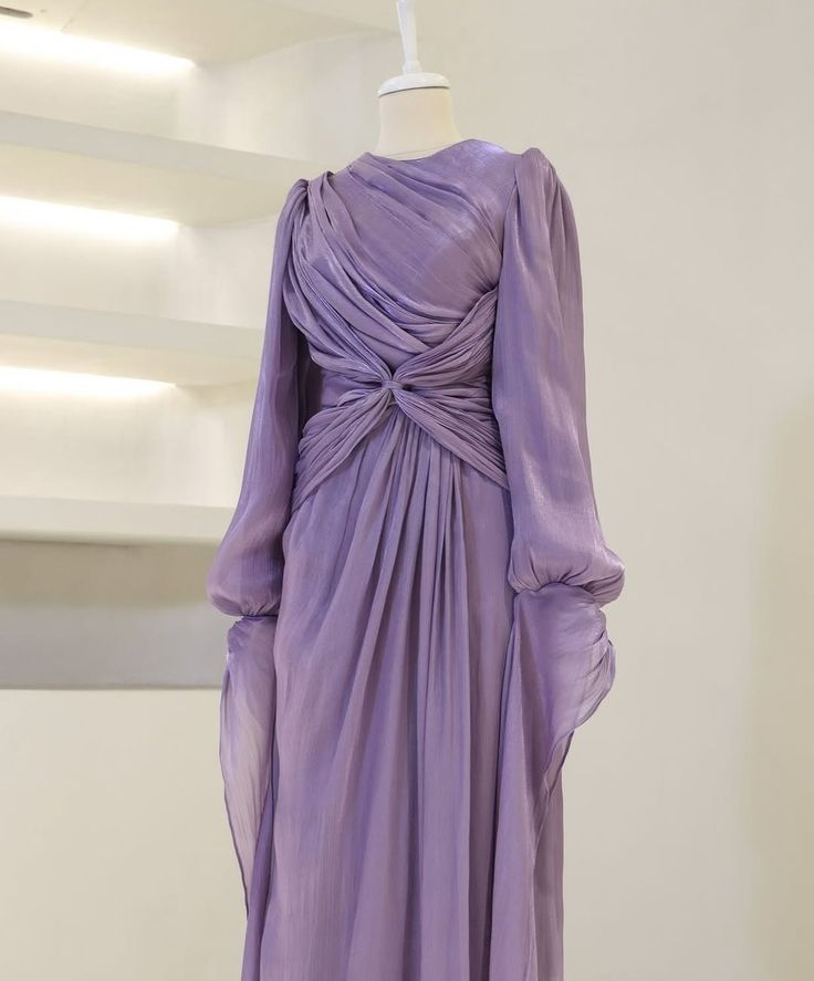 Robe de soirée bordeaux à manches longues et coupe trapèze J8160