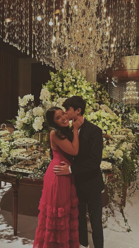 Robe de bal longue à bretelles spaghetti et col en V, à volants, pour invitée de mariage, J8361