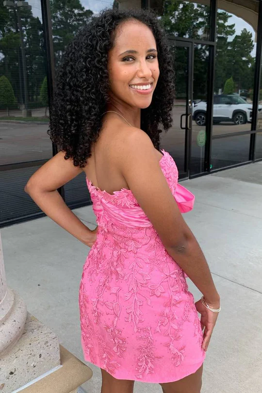 Robe de soirée moulante rose sans bretelles avec appliqués J6988