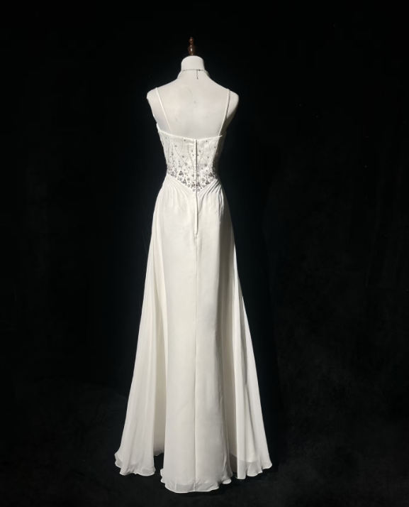Spaghettiträger Weißes A-Linien-Abendkleid mit Perlenbesatz Langes Ballkleid J7994