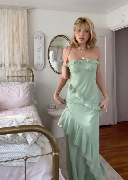 Trägerloses, grünes Etui-Ballkleid mit Rüschen J7363