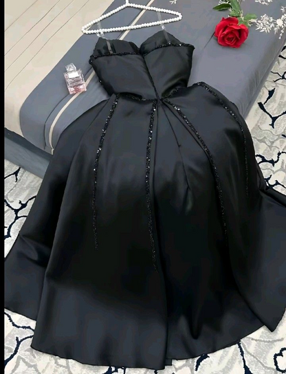 Robe de soirée longue noire trapèze à sequins J8119