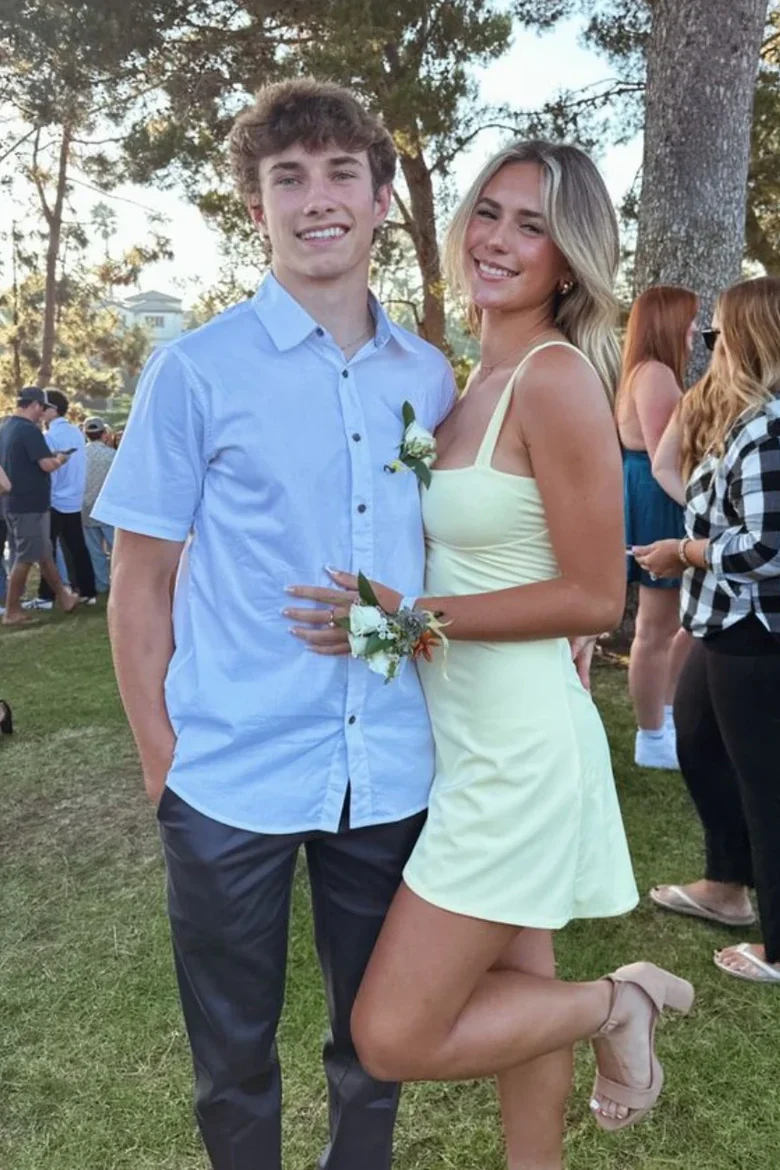 Lässiges Mini-Partykleid aus Satin mit Spaghettiträgern J7685