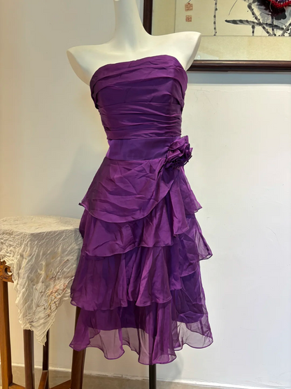 Trägerloses lila mehrlagiges Homecoming-Kleid, formelles Partykleid J8462