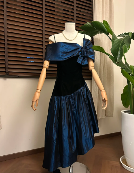 Robe de bal bleu marine coupe trapèze, élégante robe de soirée J8624