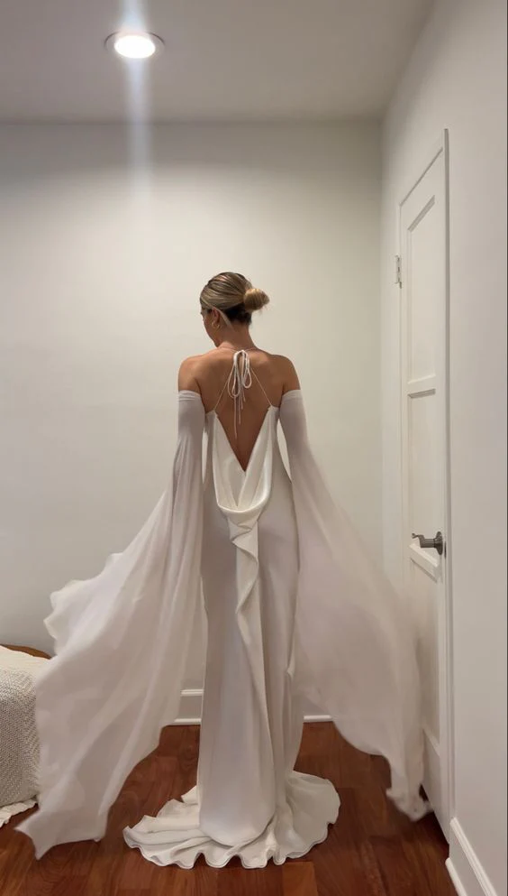 Rückenfreies Brautkleid Einfaches elegantes Hochzeitskleid J8798