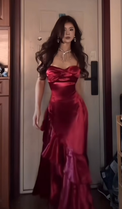 Burgunderrotes Ballkleid mit Rüschen, Satin, Geburtstagskleid J7437