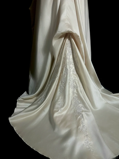 Strapless A Line Applique Wedding Dress Elegant Bridal Dress J8039