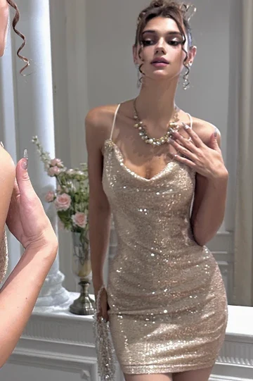 Robe courte moulante et scintillante pour fête d'anniversaire J7691