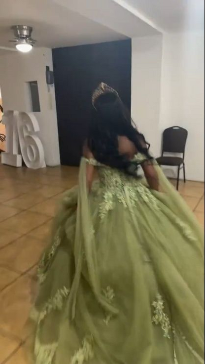 Robe de Quinceanera Sweet 15, motif floral 3D, épaules dénudées, robe de fête d'anniversaire, J8161
