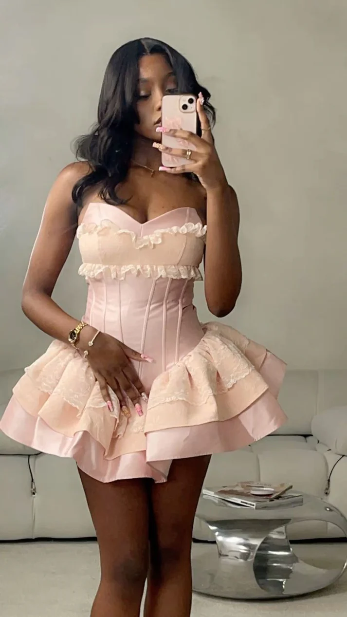 Rosa trägerloses Geburtstagskleid Rosa Homecoming-Kleid Kurzes Partykleid J7128